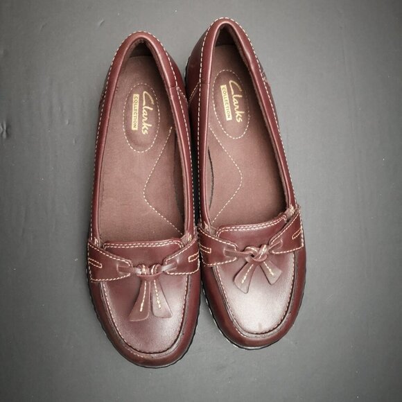 Clarks Collection Ladies Size 6 Dark Brown Faux Leather Slight Wedge Loafers - Picture 5 of 8